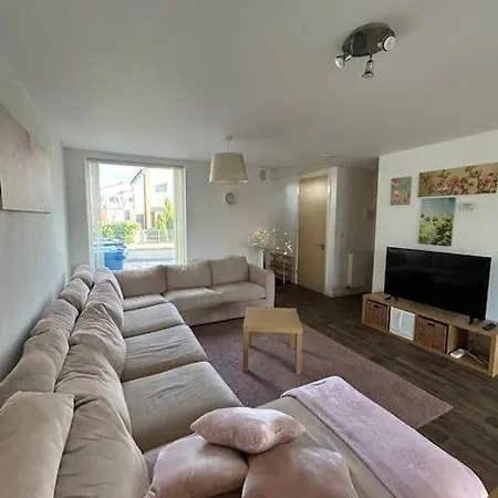 Great House + Air Conditioning + Free Car Parking Manchester Exterior foto