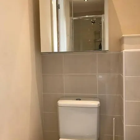 Great House + Air Conditioning + Free Car Parking Manchester Exterior foto