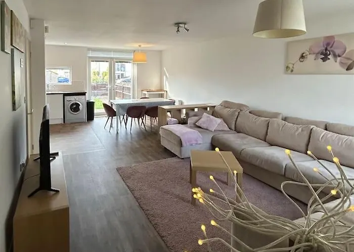 Great House + Air Conditioning + Free Car Parking