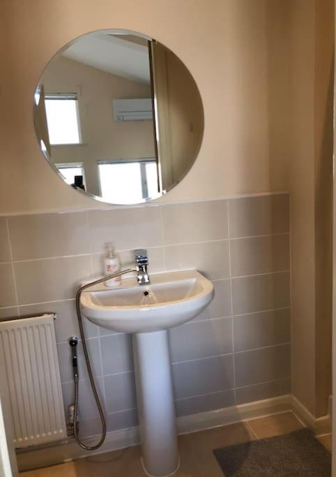 Great House + Air Conditioning + Free Car Parking * Mánchester