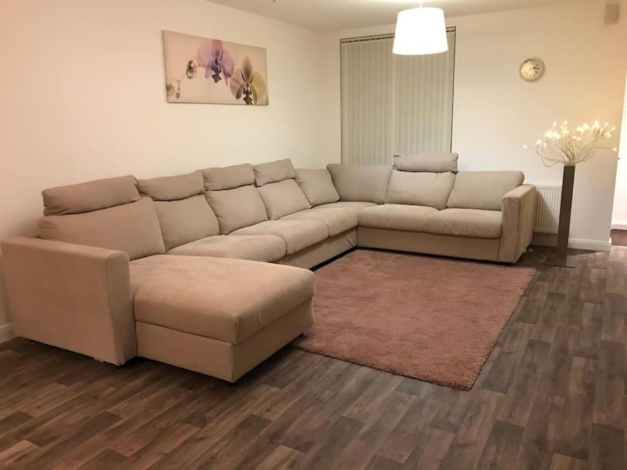 Сasa de vacaciones Great House + Air Conditioning + Free Car Parking Mánchester